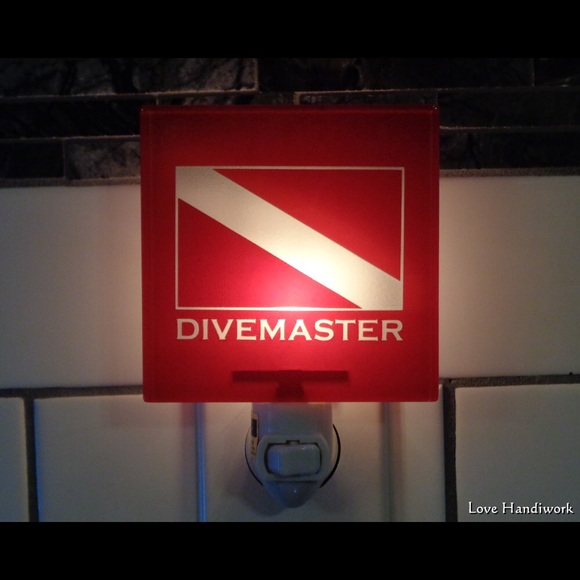 NEW DIVEMASTER Dive Flag Etched Glass Tile Nightlight - Picture 2 of 4